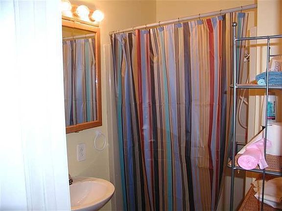 4th image of 168 Crown Ct