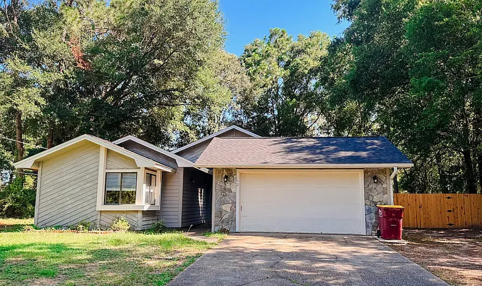 102 Springwood Cir