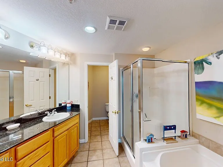 2230 Beach Dr #301 — Photo 13