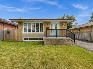 3 Chopin Ave, Toronto, ON M1K 2W3