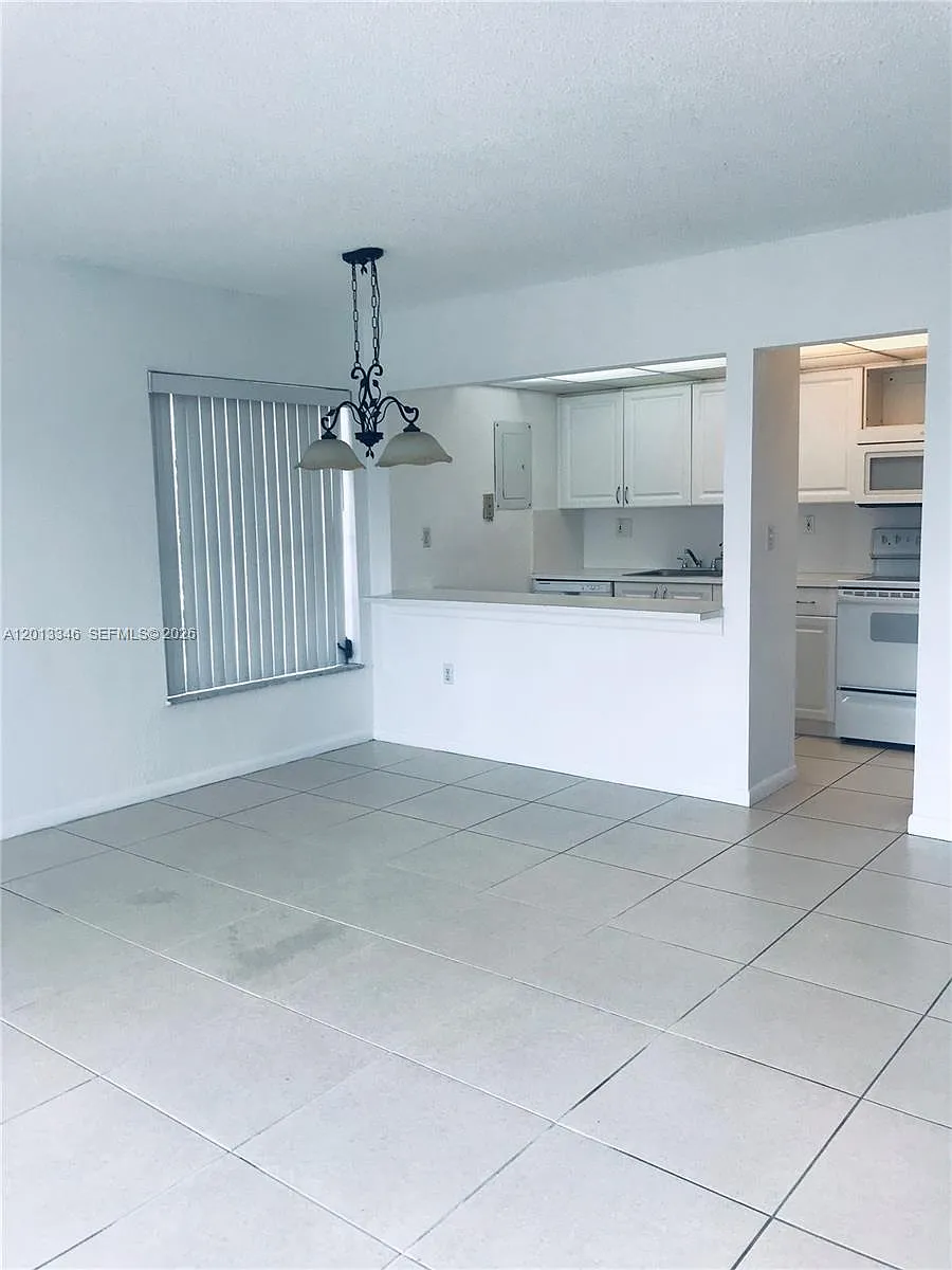 Building Photo - 17600 NW 68th Ave #B3006