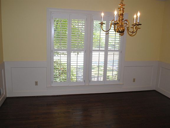 4th image of 721 Poinsettia St