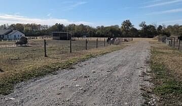 3rd image of 25415 Shoemaker Rd