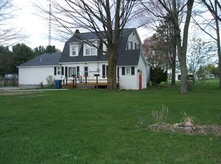 567 S Catalpa Ave, White Cloud, MI 49349