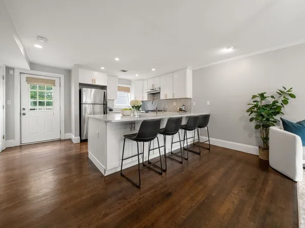 3 Glover Ct #2, South Boston, MA 02127