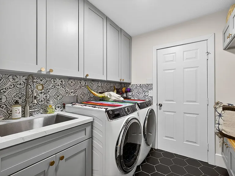 12897 La Rochelle Cir — Photo 42