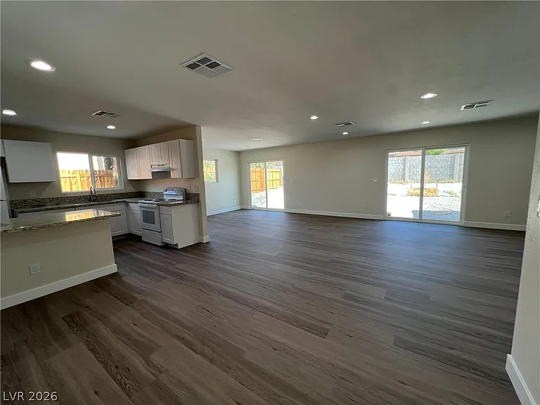 3608 W Bonanza Rd — Photo 22