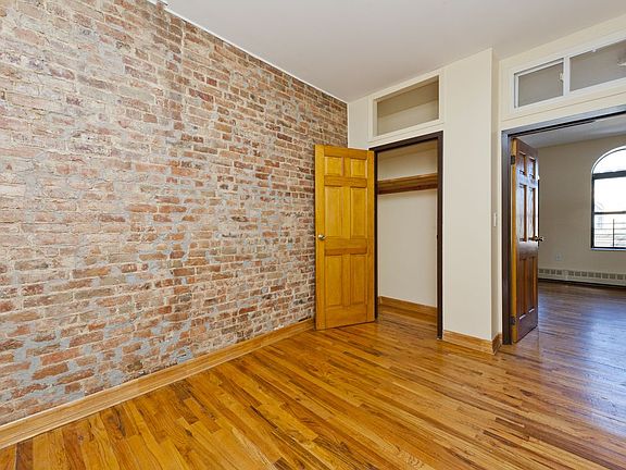 3rd image of 176 Irving Ave APT 2R