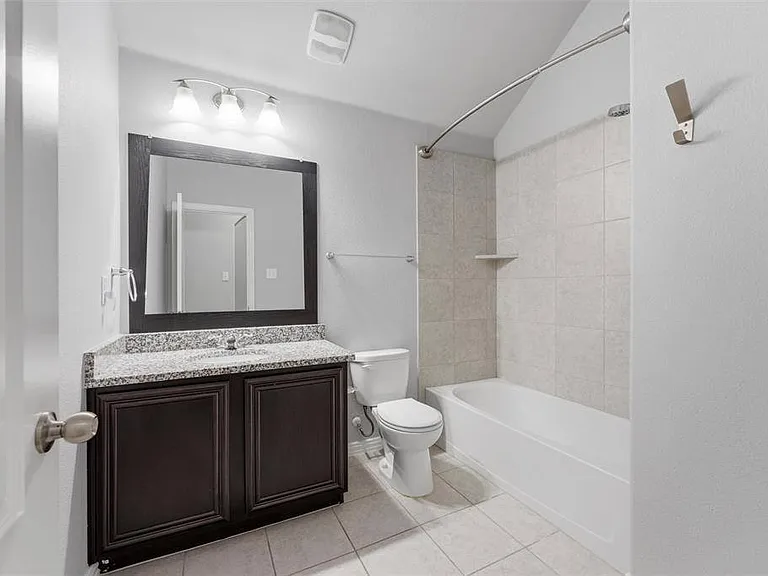 453 Rockaway Dr — Photo 12
