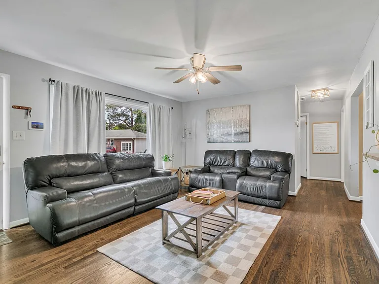 304 Wales Cir — Photo 4