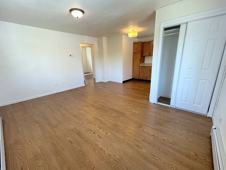541 Irwin St — Photo 11