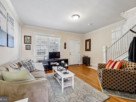 4th image of 441 Delafield Pl NW