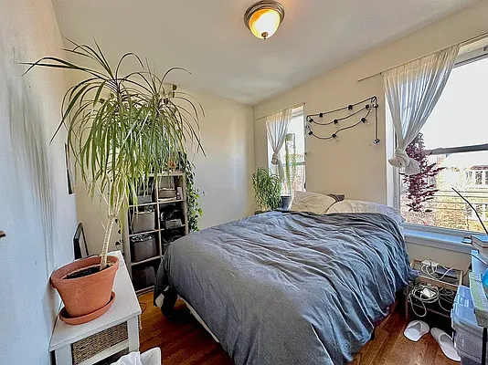 Rented by Capri Jet Realty Corp | media 3