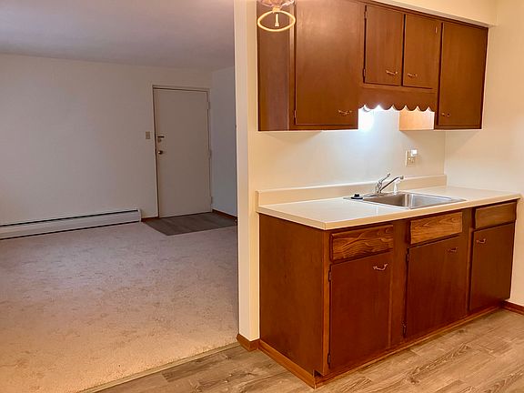 kitchen/dining looking into living room