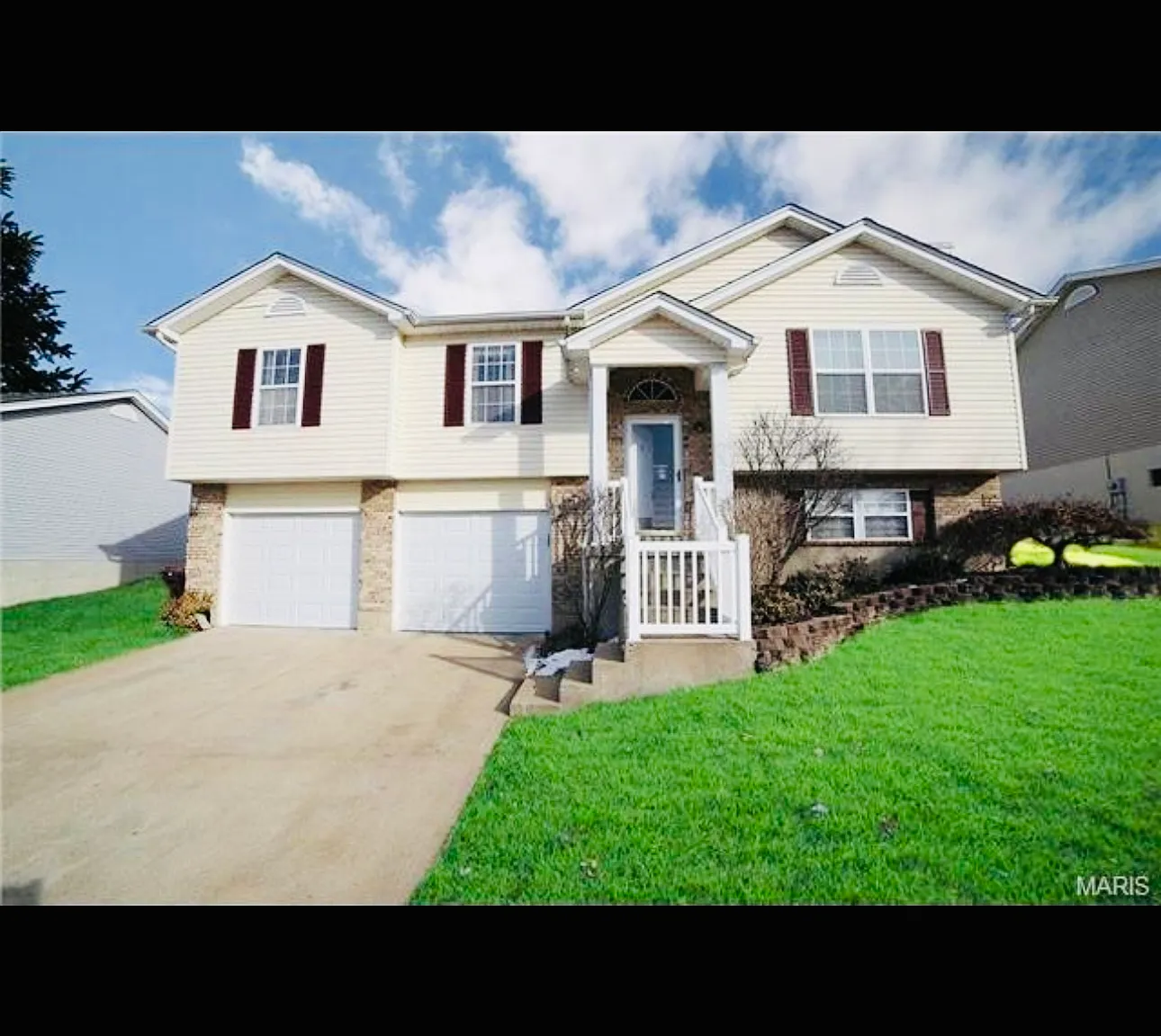 3 bed, 2.5 bath, 2527 sqft, $2,450 — Photo 1