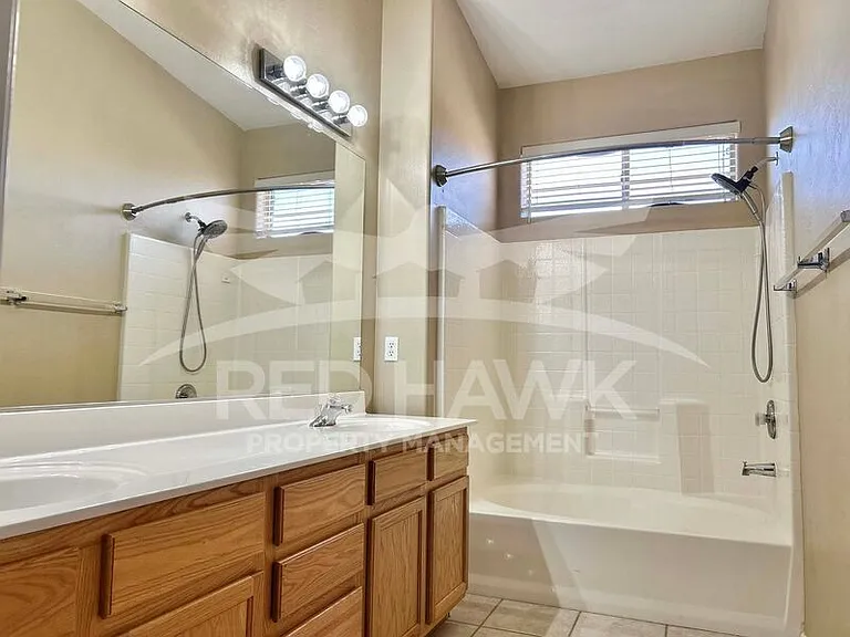 6660 E Roland St — Photo 9