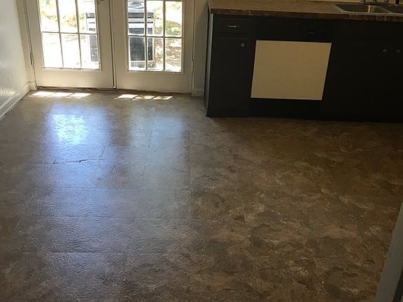 5th image of 905 Bruce Way