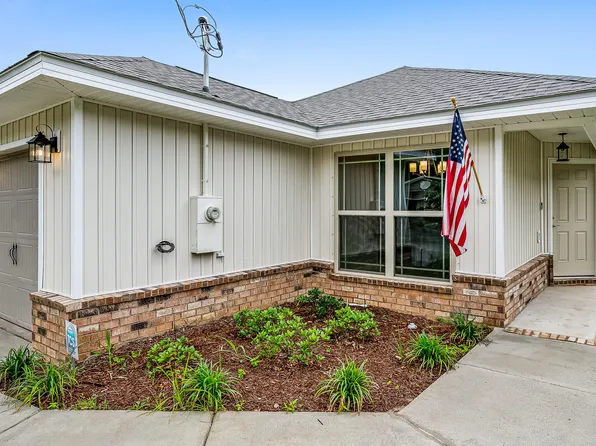 164 W Picasso Cir, Defuniak Springs, FL 32433