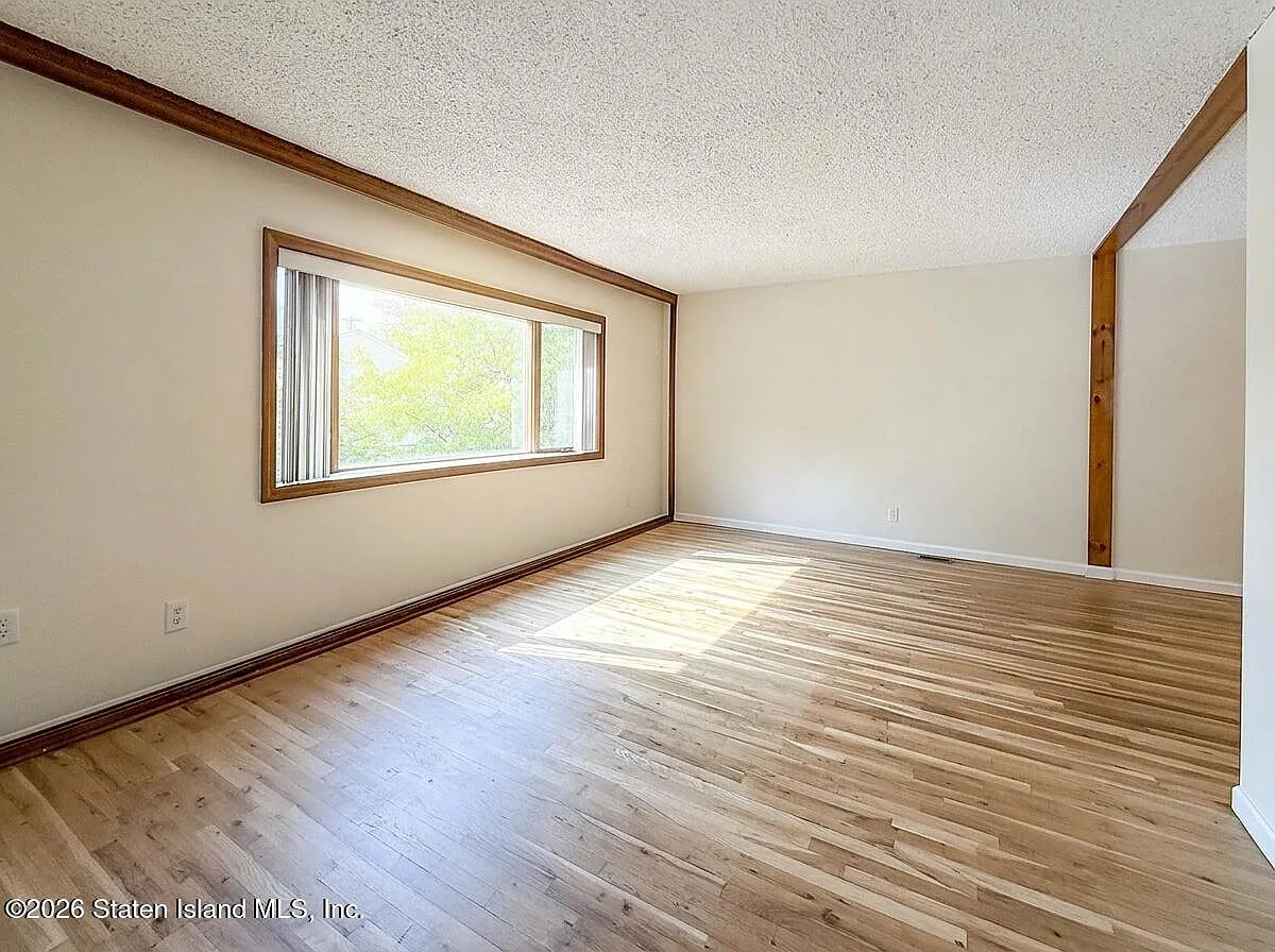 3 bed, 2.0 bath, 2088 sqft, $3,500 — Photo 4