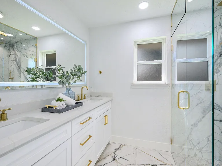 2400 Bengal Ln — Photo 19