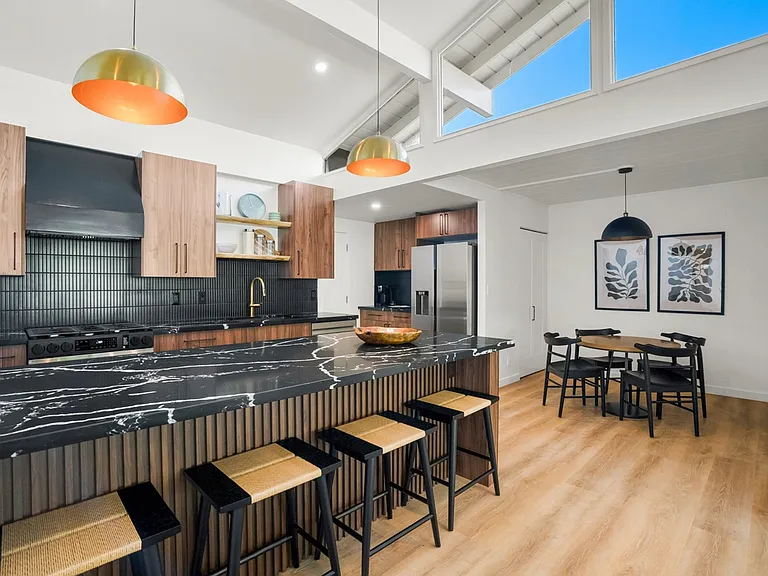 4558 Ehako St — Photo 13