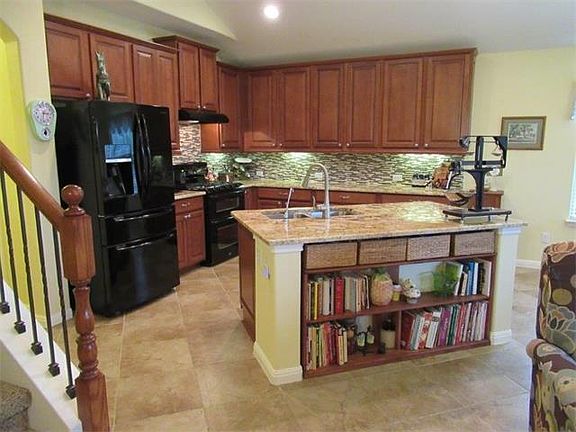 3rd image of 2634 Garlic Creek Dr