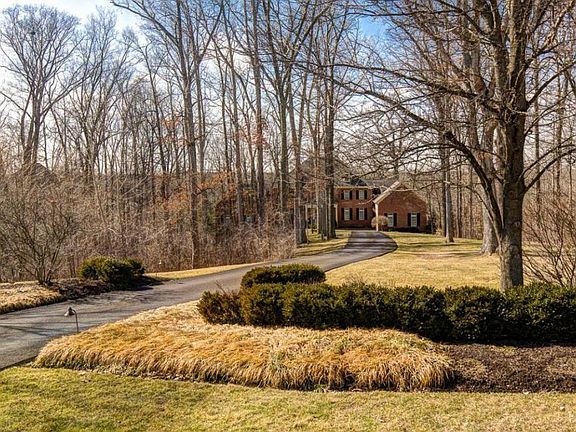 3rd image of 868 Matthews Brook Ln