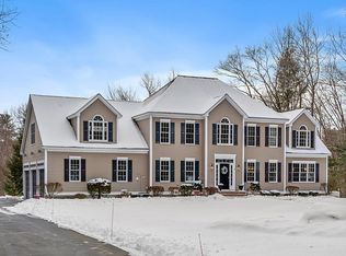 4 Holly Dr, Chelmsford, MA 01824