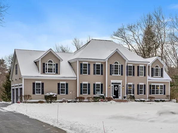 4 Holly Dr, Chelmsford, MA 01824