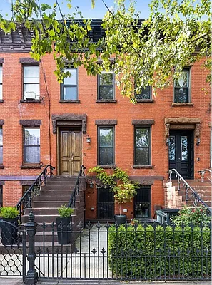 Rented by Compass | media 7