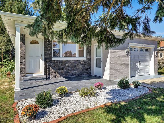 3rd image of 1022 Camino Real Ct