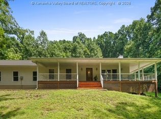 899 Asbury Heights Rd, Charleston, WV 25312
