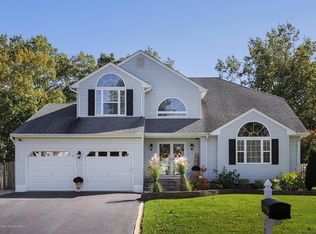 1934 White Knoll Dr, Toms River, NJ 08755