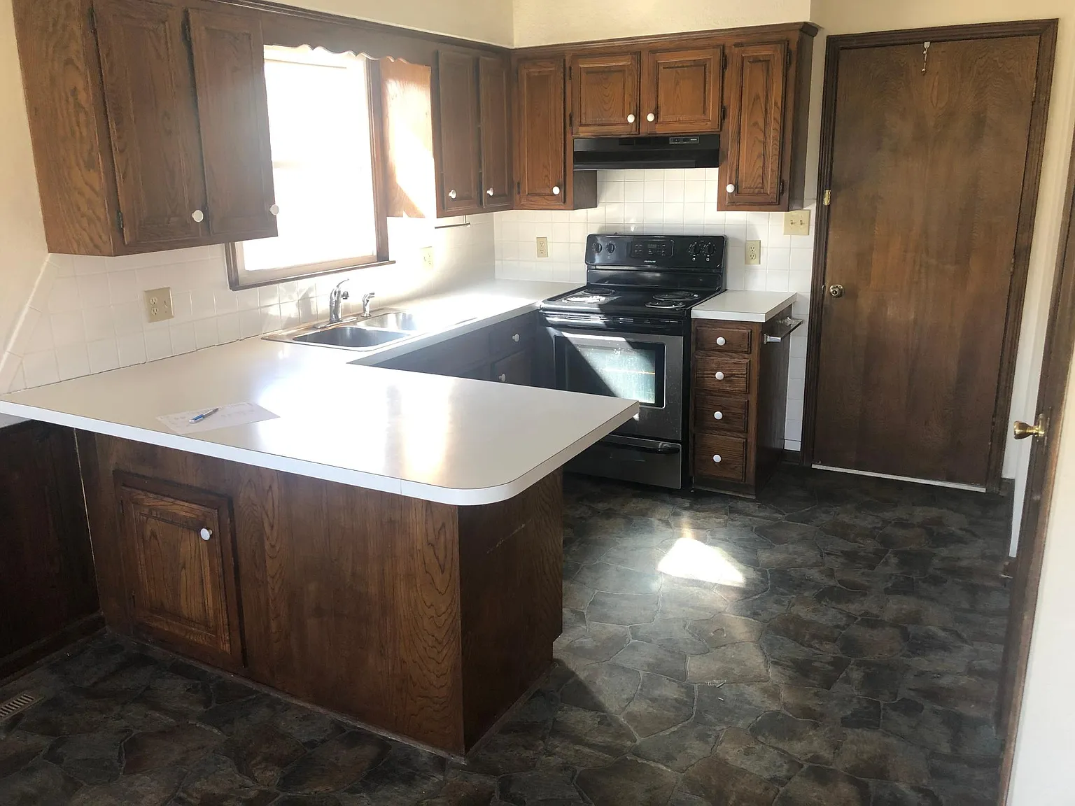 3 bed, 1349 sqft, $1,675 — Photo 3