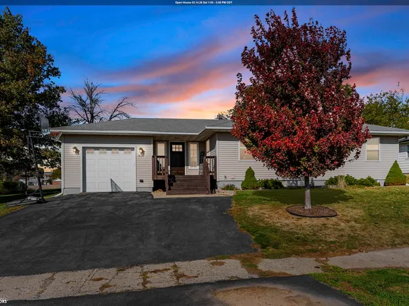 410 Carlton St, Garwin, IA 50632