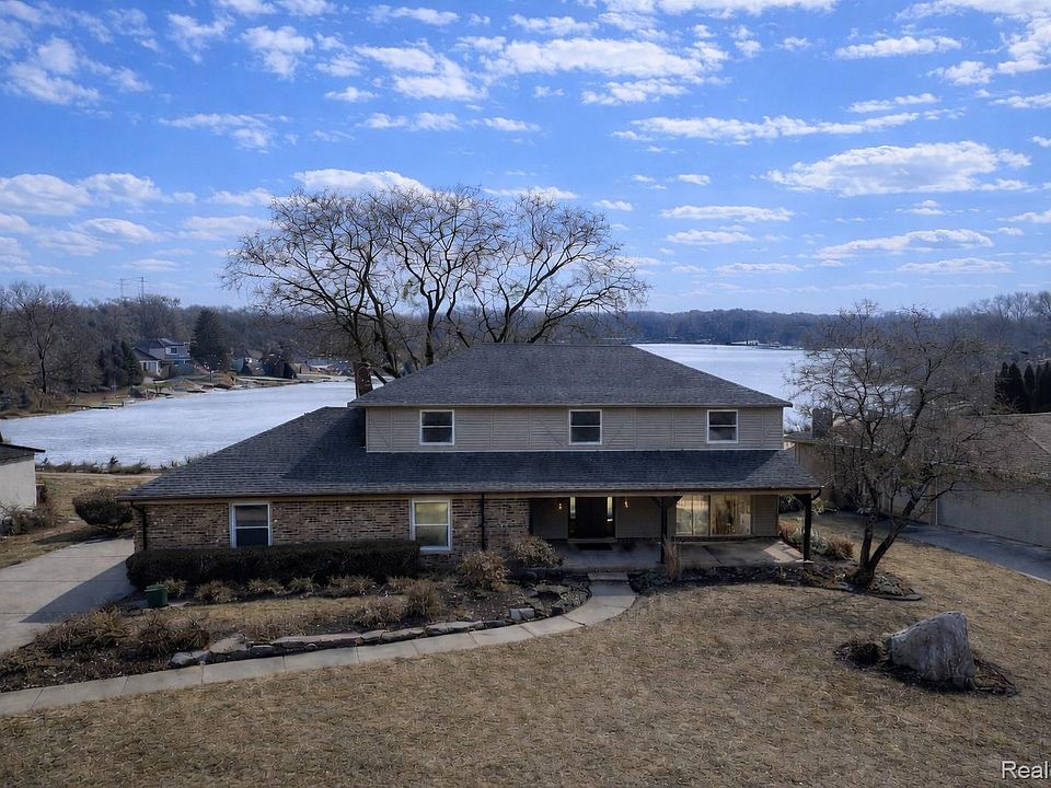 1st image of 54832 Blue Cloud Dr