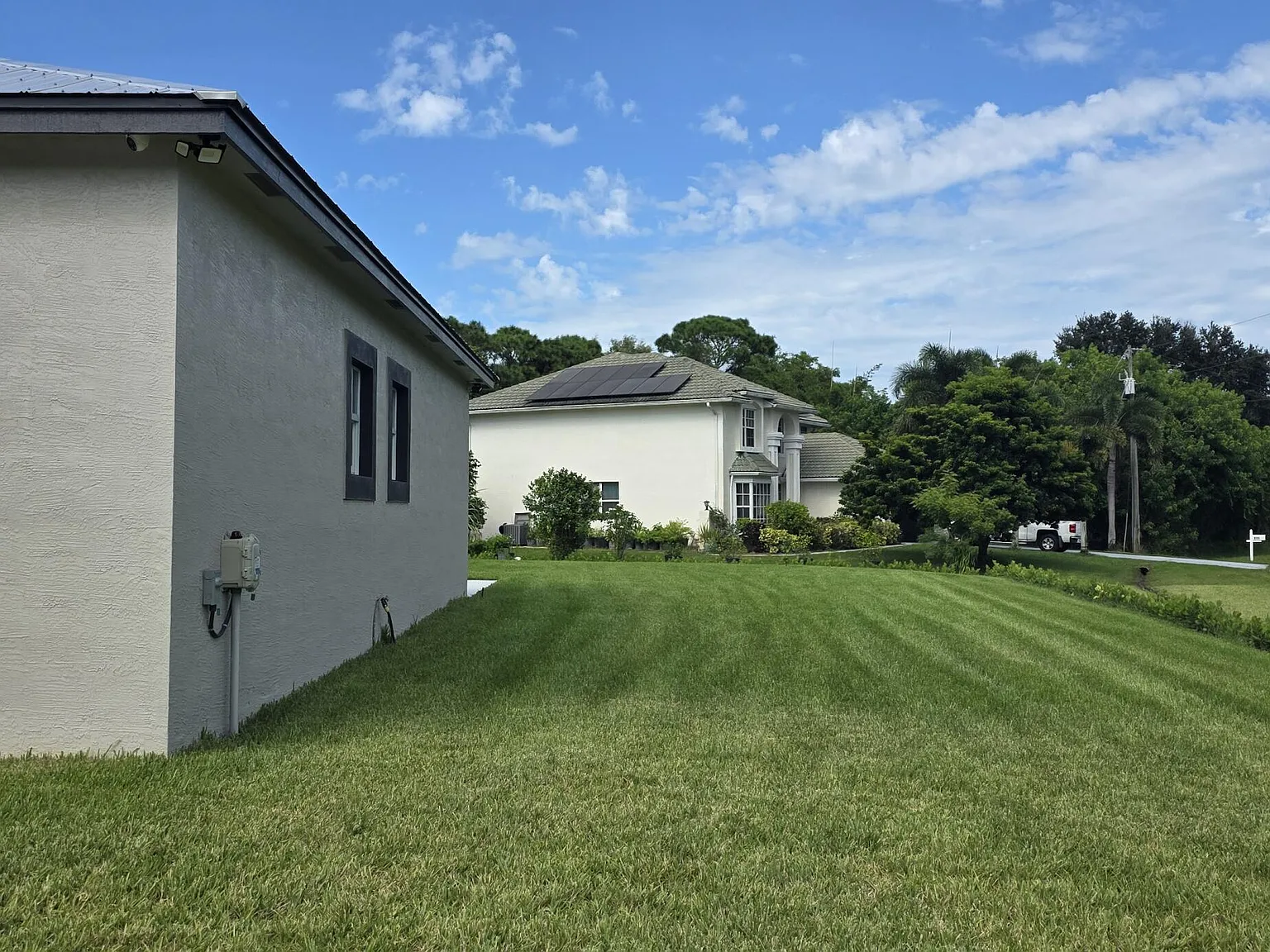 4 bed, 4.0 bath, 2293 sqft, $4,200 — Photo 3