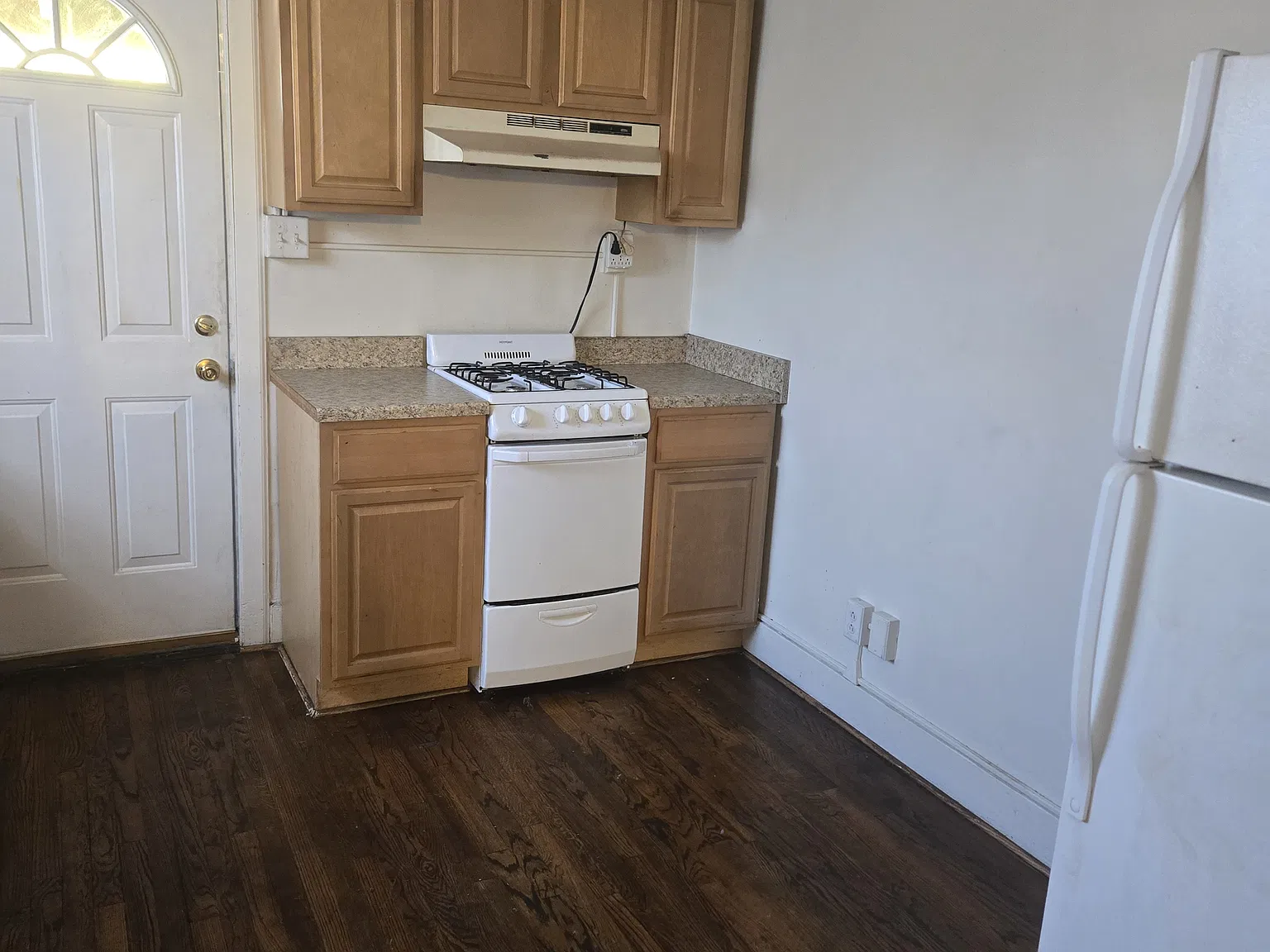 1 bed, 2200 sqft, $975 — Photo 3