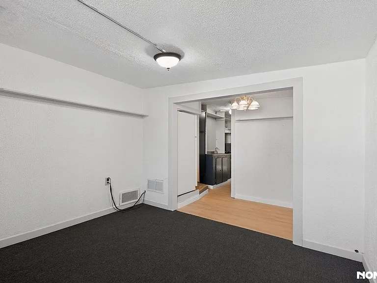 2509 Royalty Ct #B — Photo 6