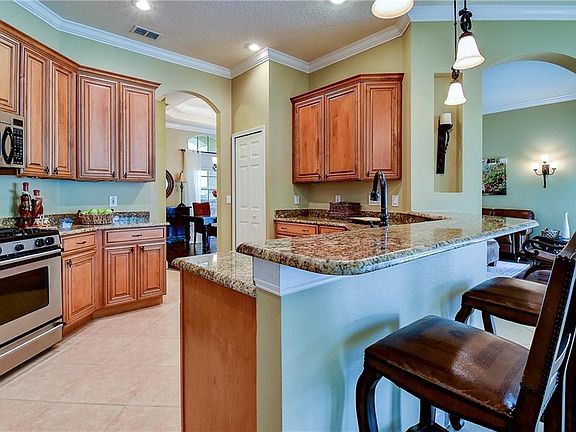 5th image of 12814 Castlemaine Dr