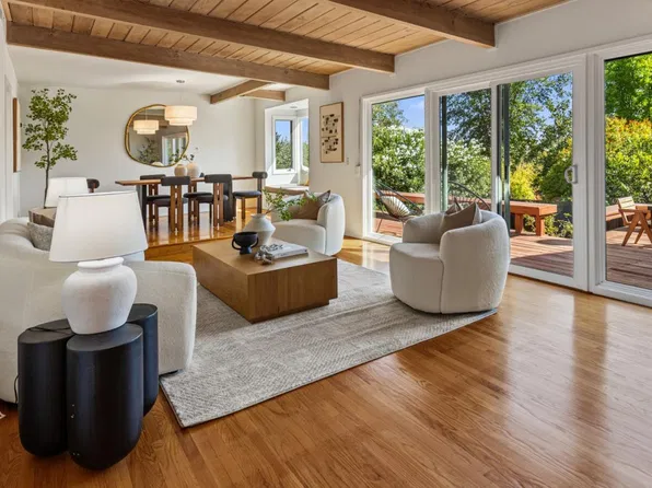 251 Dedalera Dr, Portola Valley, CA 94028