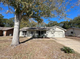 9220 Barnacle Blvd, Ocean Springs, MS 39564