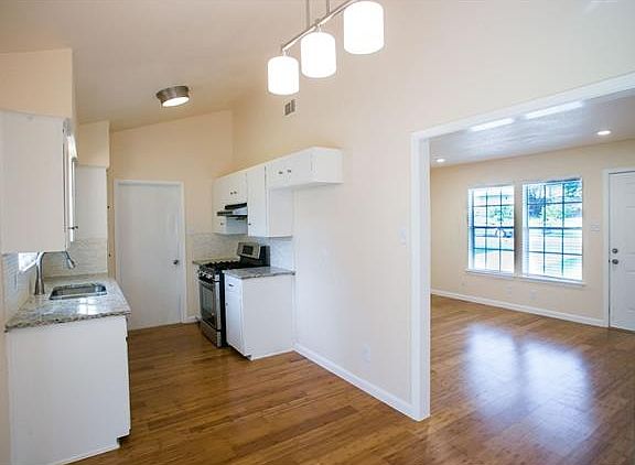 2nd image of 8605 Bridgeport Dr