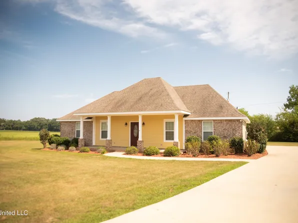 119 Meadow Lark Ln, Lucedale, MS 39452