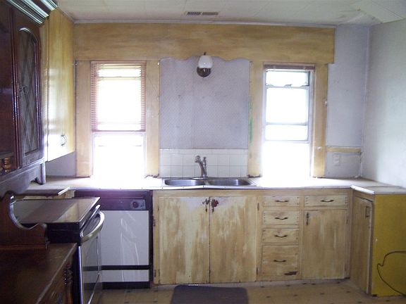 3rd image of 120 SW 5th St