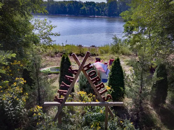 801 Kayak Morris Rd, Morris, IL 60450