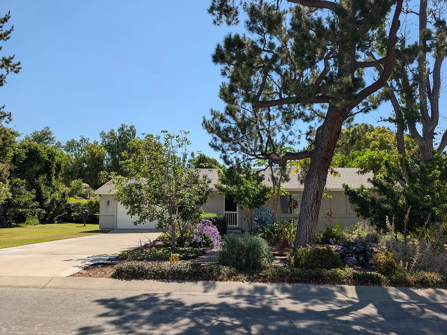 3 bed, 1500 sqft, $3,700 — Photo 2