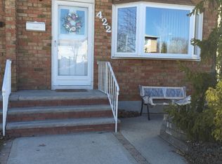 422 Pompey Ave, Staten Island, NY 10312