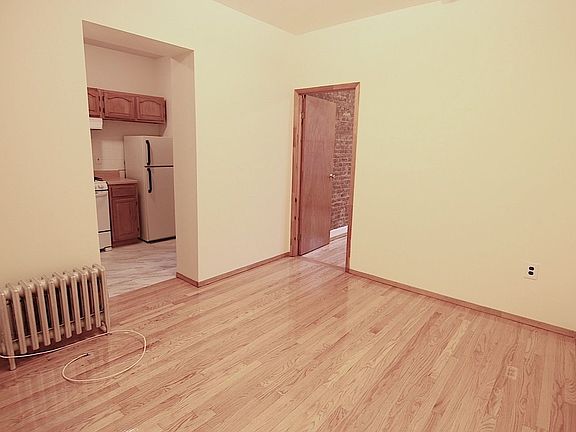 3rd image of 306 E 5th St #B16