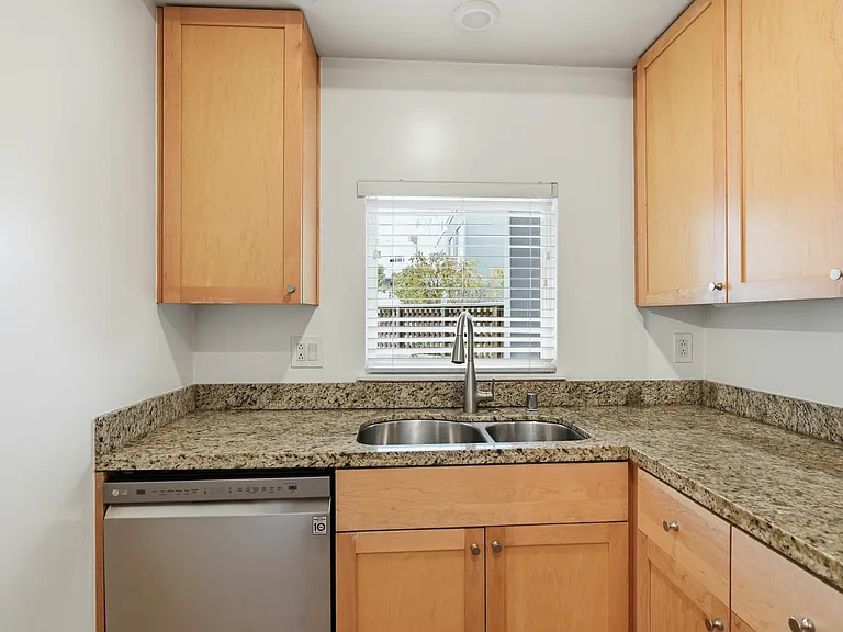2001 McAllister St #145 — Photo 7